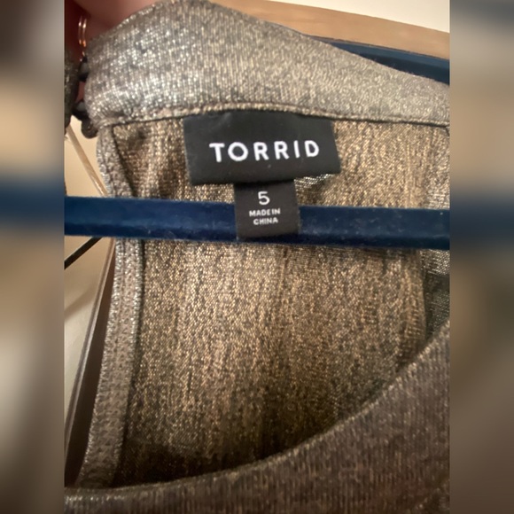 Torrid Pleated Metallic Gold Goddess Tank SIZE 5 - Picture 3 of 8